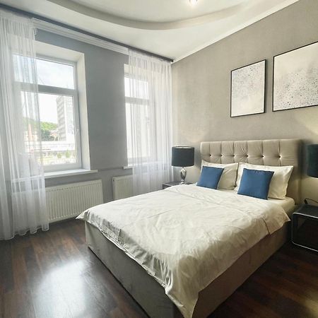 Куліша 41, Помешкання В Центрі Біля Тц Форум Lviv Exterior foto