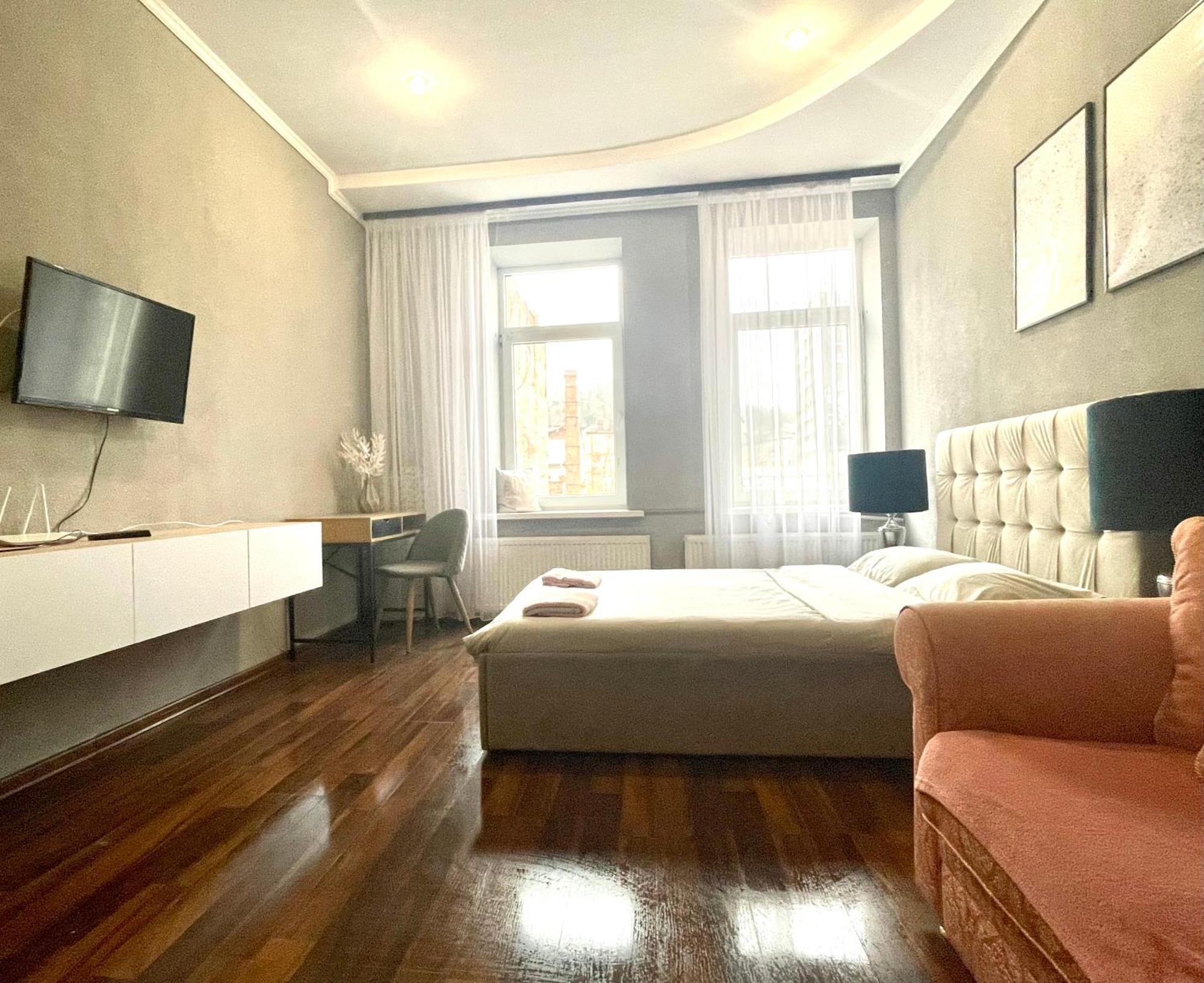 Куліша 41, Помешкання В Центрі Біля Тц Форум Lviv Exterior foto